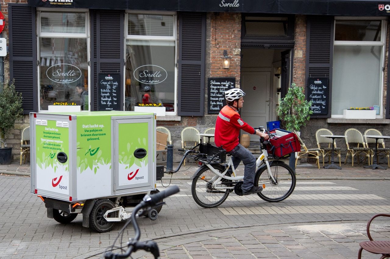 'Cars are no longer the default' – a cargo bike postal worker in Gent