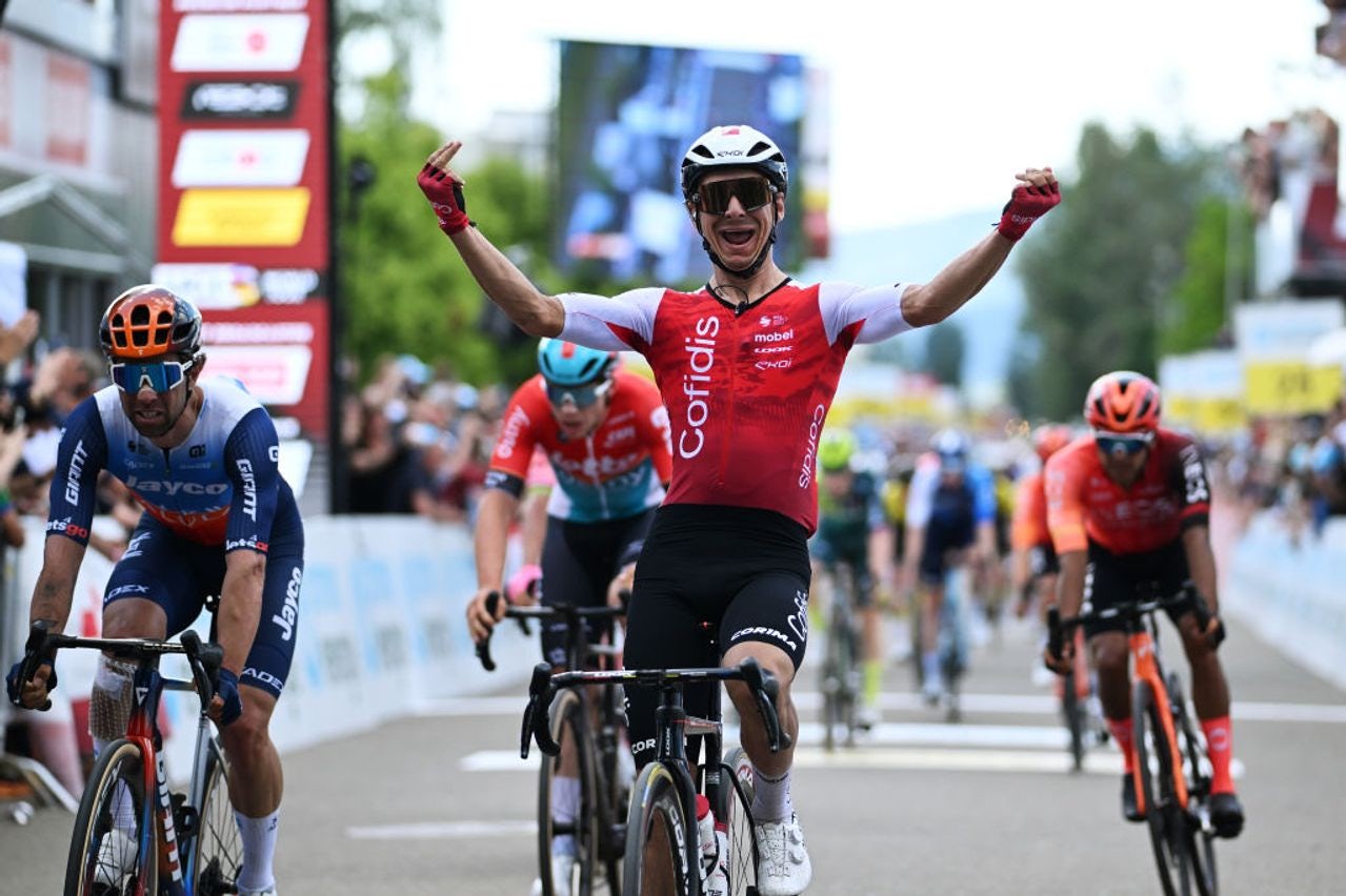 Bryan Coquard wins stage 2 of the Tour de Suisse